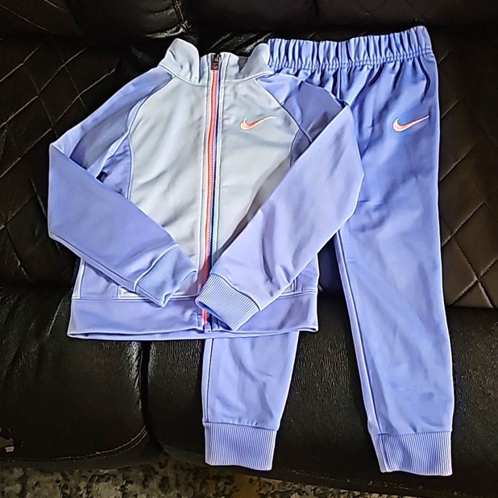 Girls Nike track set